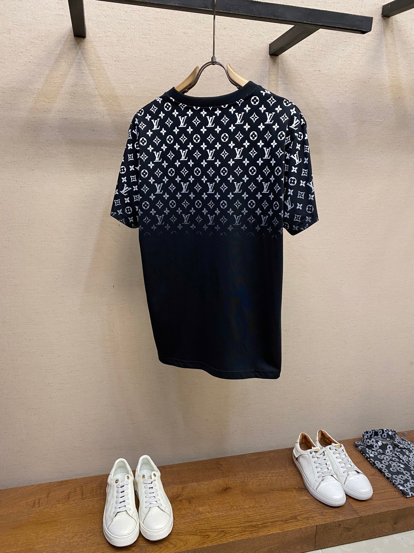 LV T-shirt